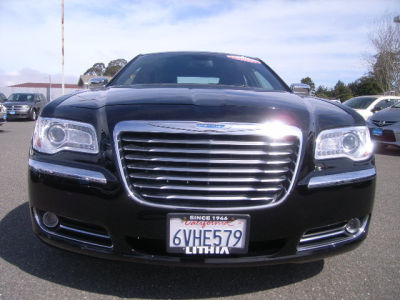 2012 Chrysler 300C  Base