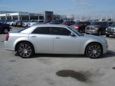 2010 Chrysler 300C  300S V8