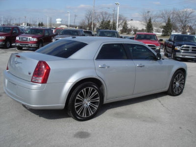 2010 Chrysler 300C  300S V8