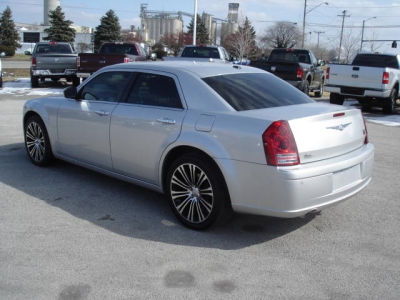 2010 Chrysler 300C  300S V8