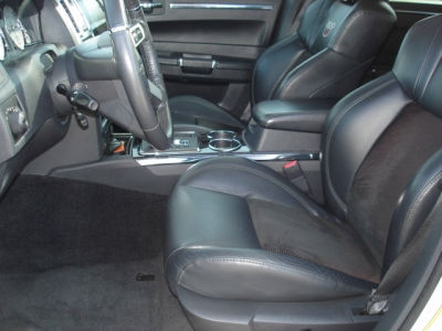 2010 Chrysler 300C  300S V8