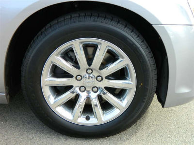 2011 Chrysler 300C  Base