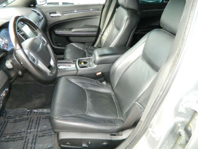 2011 Chrysler 300C  Base