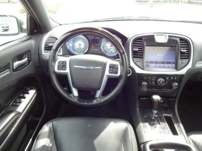 2011 Chrysler 300C  Base