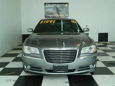 2011 Chrysler 300C  Base