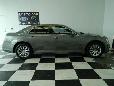 2011 Chrysler 300C  Base