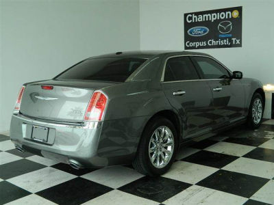 2011 Chrysler 300C  Base