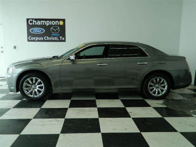 2011 Chrysler 300C  Base