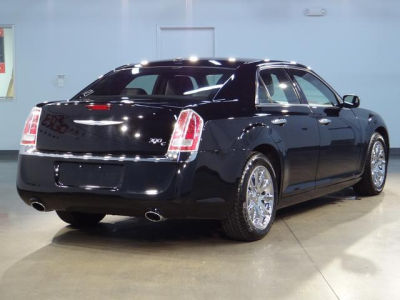 2012 Chrysler 300C  Base