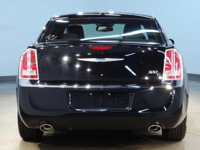 2012 Chrysler 300C  Base