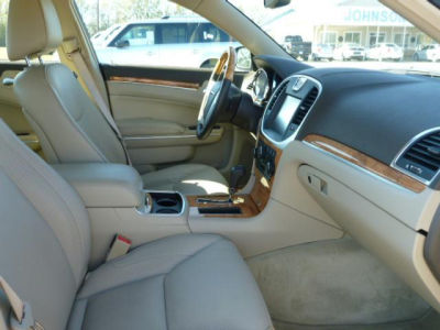 2012 Chrysler 300C  Base