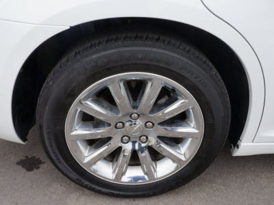 2012 Chrysler 300C  Base