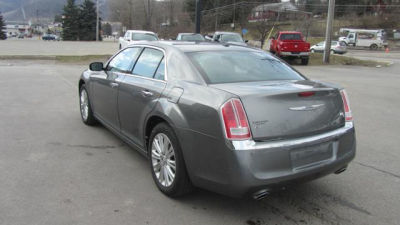 2011 Chrysler 300C  Base
