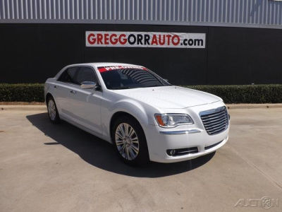 2012 Chrysler 300C  Base