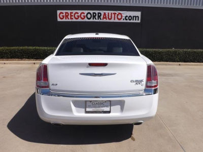 2012 Chrysler 300C  Base