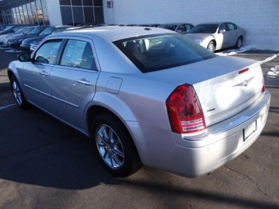 2010 Chrysler 300C  Base