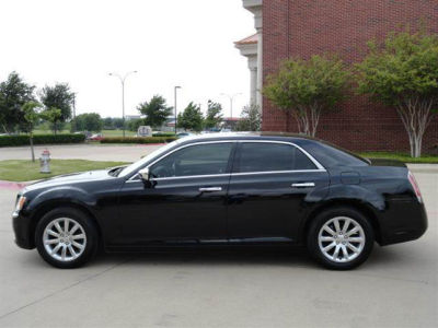 2011 Chrysler 300C  Base