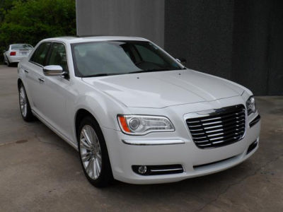 2011 Chrysler 300C  Base