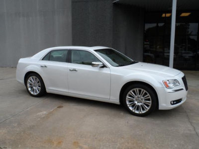 2011 Chrysler 300C  Base