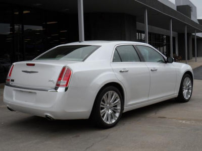 2011 Chrysler 300C  Base