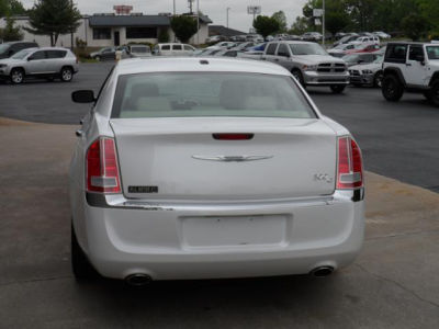 2011 Chrysler 300C  Base