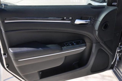 2012 Chrysler 300C  Base