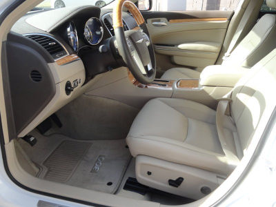 2012 Chrysler 300C  Base