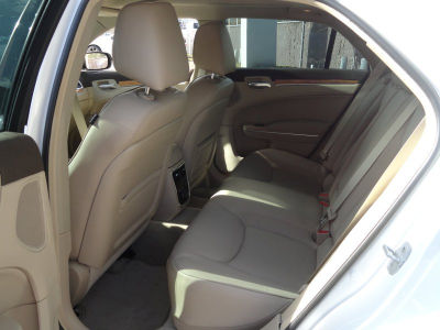 2012 Chrysler 300C  Base