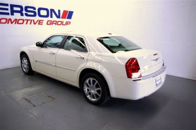 2010 Chrysler 300C  Base