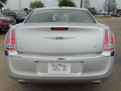 2012 Chrysler 300C  Base