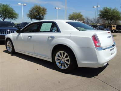 2012 Chrysler 300C  Base
