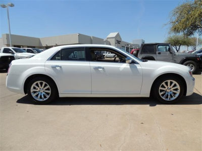 2012 Chrysler 300C  Base