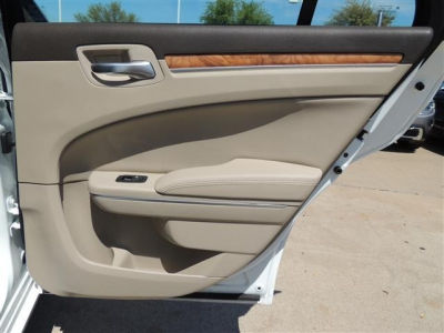 2012 Chrysler 300C  Base