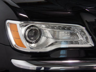 2011 Chrysler 300C  Base