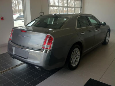 2012 Chrysler 300C  Base