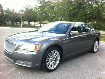 2011 Chrysler 300C  Base