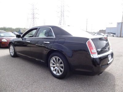 2012 Chrysler 300C  Base