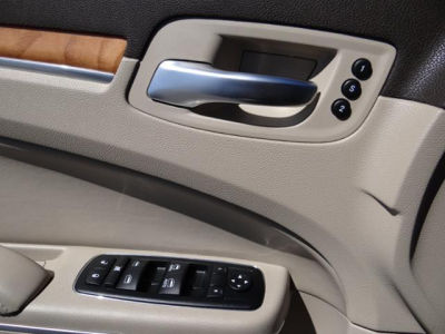 2012 Chrysler 300C  Base