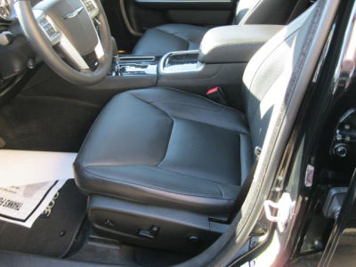 2012 Chrysler 300C  Base