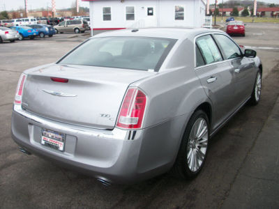 2011 Chrysler 300C  Base
