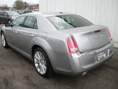 2011 Chrysler 300C  Base