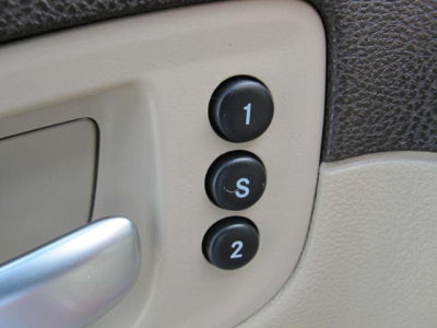 2012 Chrysler 300C  Base