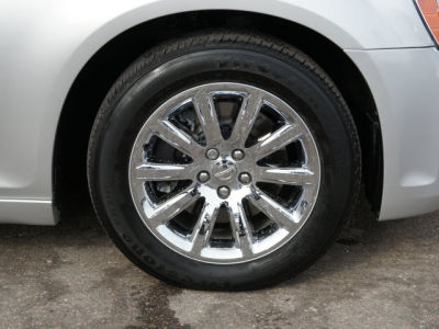 2011 Chrysler 300C  Base