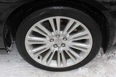 2011 Chrysler 300C  Base