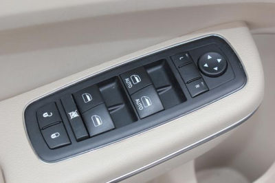 2011 Chrysler 300C  Base