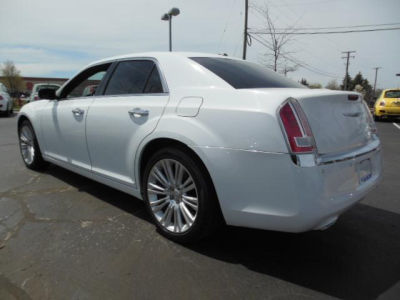 2011 Chrysler 300C  Base