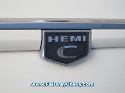 2010 Chrysler 300C  II