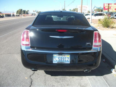 2011 Chrysler 300C  Base
