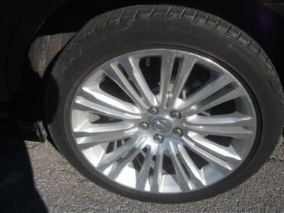 2011 Chrysler 300C  Base