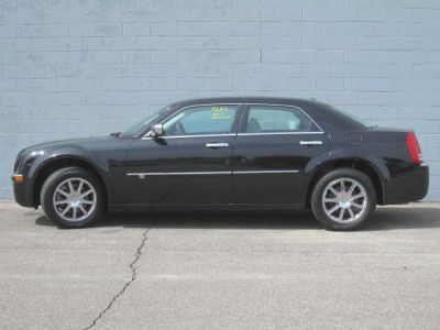 2010 Chrysler 300C  Base